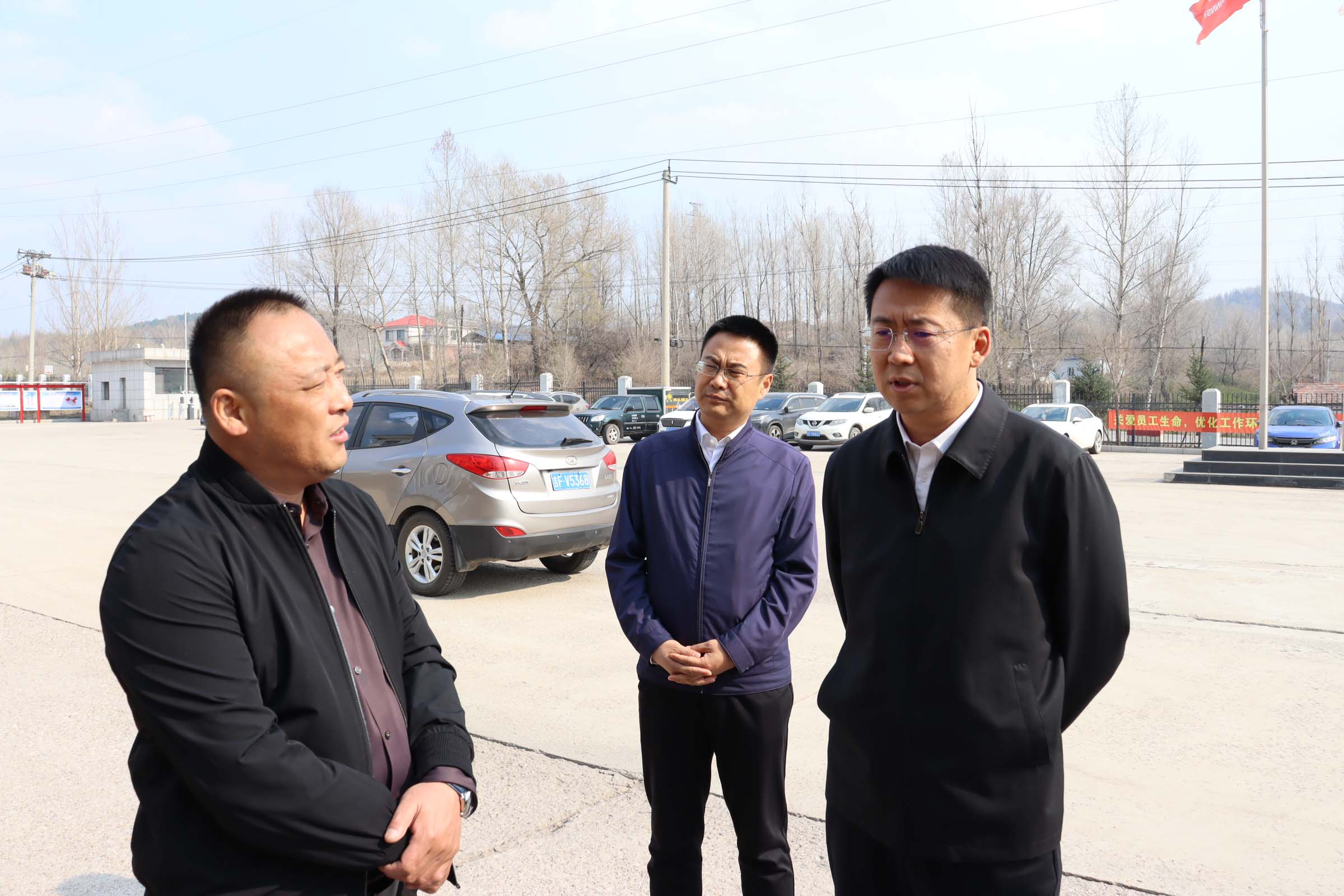 江源區(qū)委書記潘國(guó)強(qiáng)到白山公司調(diào)研安全生產(chǎn)工作